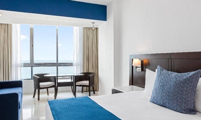 Marina Mazatlan Hotel | Park Royal Mazatlan Impeccable 1BR Condo Near Cerritos Beach