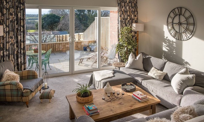 Nettlestone Cottage | Park View - a semi detached house that sleeps 10 guests in 5 bedrooms