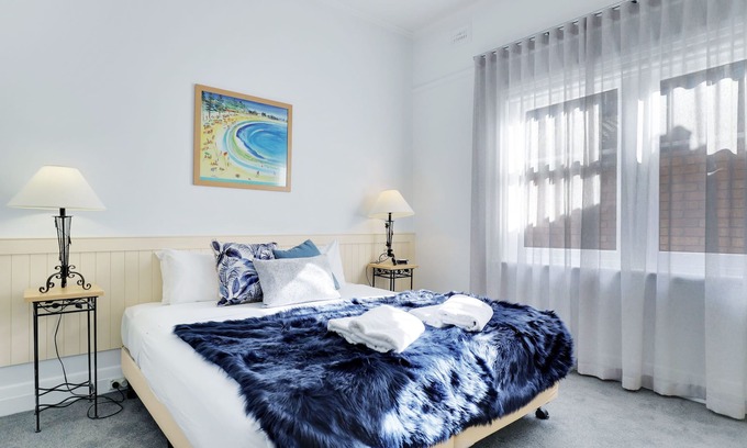 Glenelg Apartment | Park View Suite by the Beach