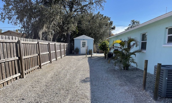Tarpon Springs RV Rental | Park Your RV and Play at America's Top Beaches
