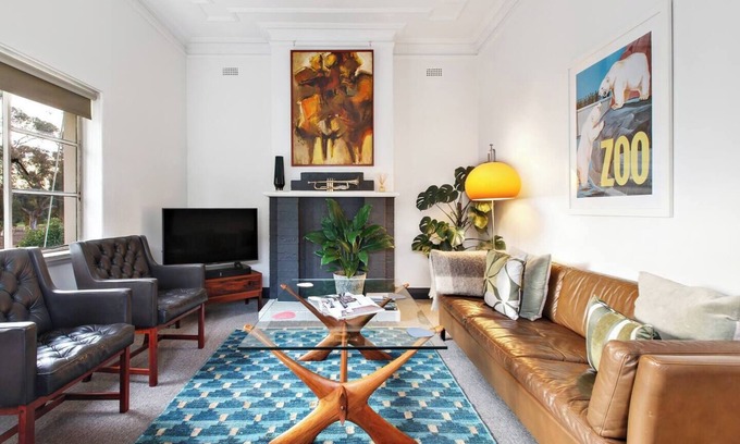 Parkville Apartment | Parkside Hideaway Beautiful Art Deco Design