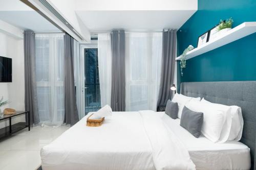 Luzon Apartment | Parksuites Stylish 1Br Balcony near Uptown Mall