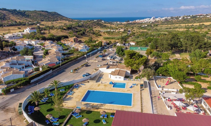 Praia da Luz RV Rental | Parque de Campismo Orbitur Valverde