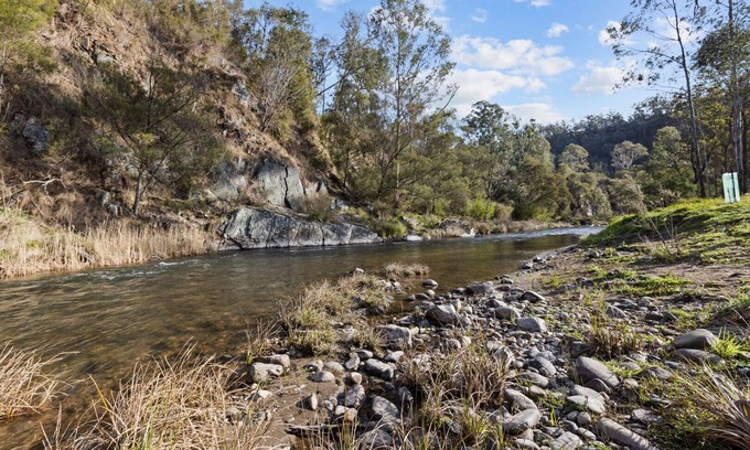 Dargo House | Parsons Flat Glamping: Immerse yourself in the serenity of a secluded retreat