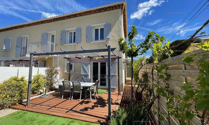 Six-Fours-les-Plages Apartment | Part of mas all comfort air co terrace and garden for 5