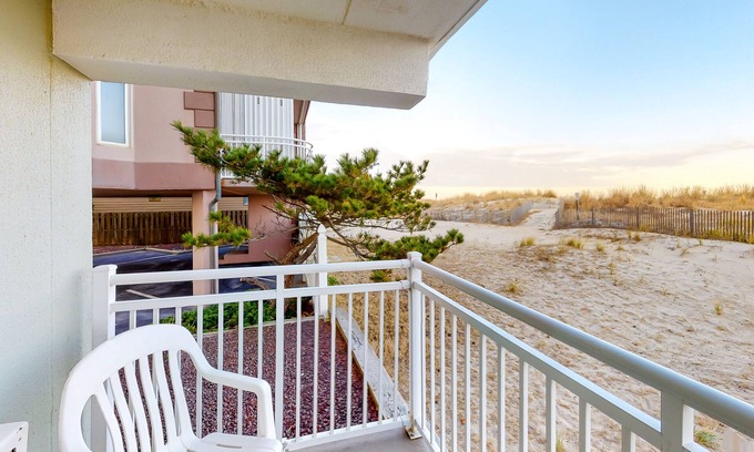 Midtown Ocean City Condo | Partial Ocean View Condo in Oceanfront Building with Balcony, WiFi & Laundry