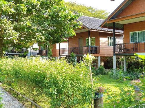 Vang Vieng House | Pasanchai Bungalow