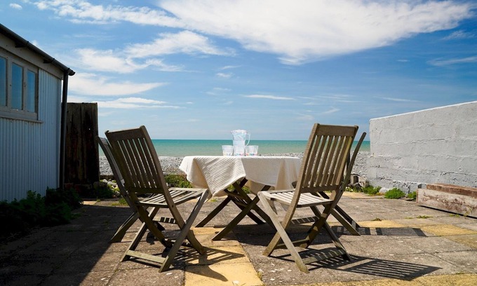 Borth House | Pass the Keys | 3-bedroom beach house with off street parking