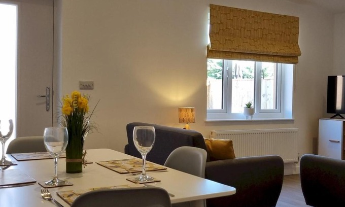 Dawlish Warren House | Pass the Keys 3 Devondale Bungalows Modern bungalow with parking near the beach