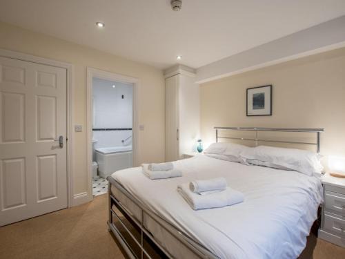 Tenby Apartment | Pass the Keys 3 Goscar Court, Tenby
