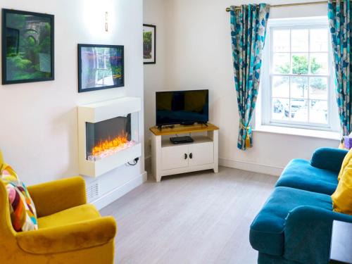 Aberaeron Apartment | Pass the Keys Central Aberaeron- Cosy 2 bed flat Sleeping 4