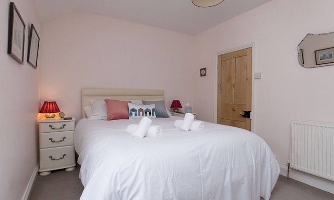 Bangor House | Pass the Keys | Comfortable Stone Built Cottage in Menai Bridge