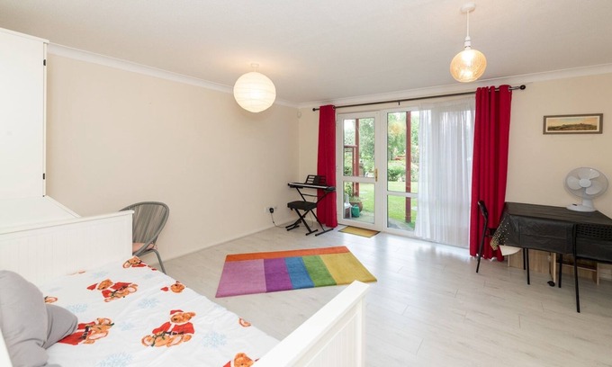 Reading Apartment | Pass the Keys | Cosy Flat close to Train Station and Centre