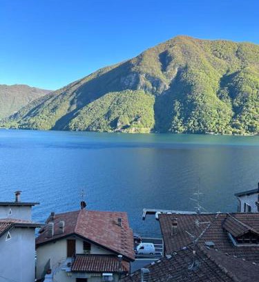 Albogasio House | Passeggiata nel borgo vista lago