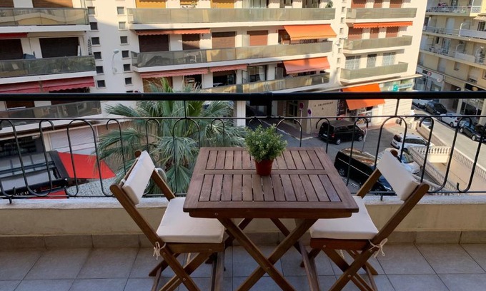 Cannes City Centre Apartment | PASTEUR