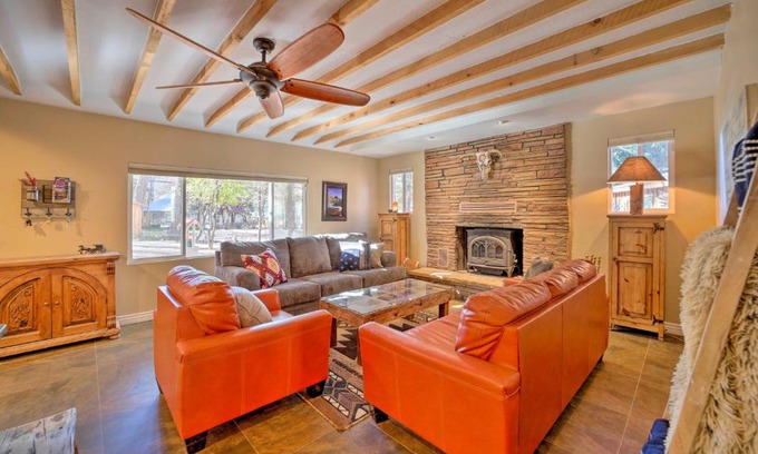 Christopher Creek House | Patio and Fenced Yard Cozy Payson Cabin Retreat