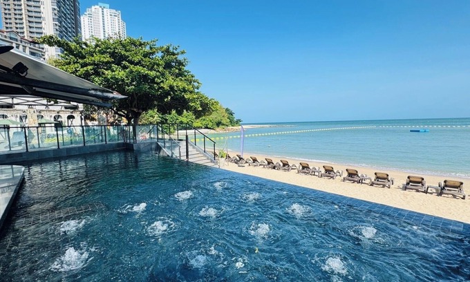 North Pattaya Resort | Pattaya Modus Beachfront Resort