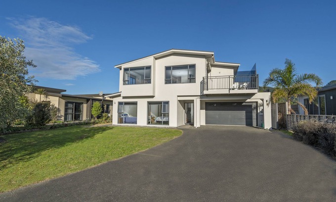 Pauanui Cottage | Pauanui Hangar Retreat - Pauanui Holiday Home
