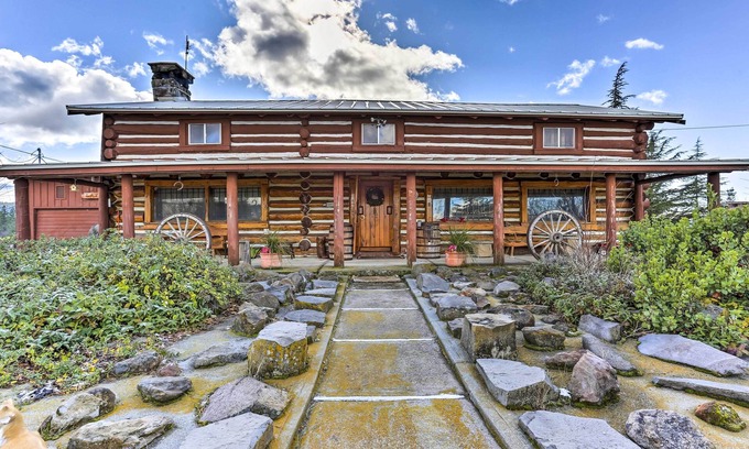 Lyonsville Cabin | Paynes Creek Home w/Hot Tub and Views!