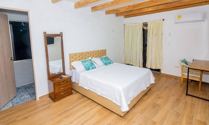 Tierra Bomba Island House | PB-C6 HABITACIÓN TIPO CABAÑA EN ISLA CON DESAYUNO Y JACUZZI PRIVADO
