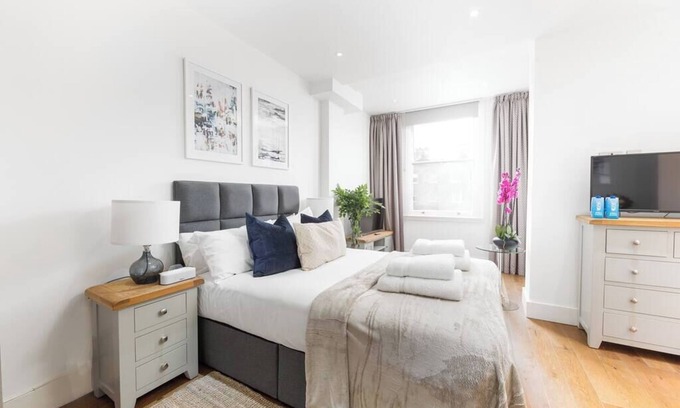 Notting Dale Apartment | PBC | Modern Studio Apartment in Bayswater (LS11)