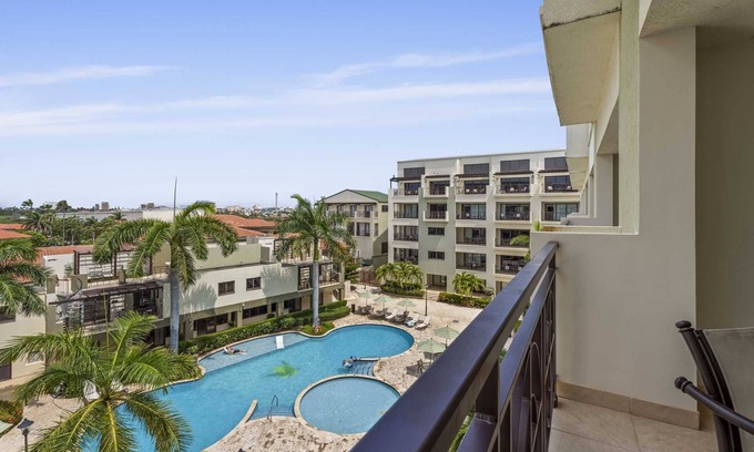 Washington Condo | PC410 - Pool View - Perfect for families or group - Close to Palm Beach - 2BR