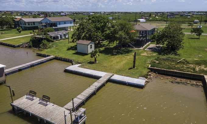 Cedar Lane House | "Peace At Bay" - Home on Caney Creek, Just Minutes to ICW, Gulf & Sargent Beach