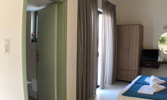 Platanes Apartment | Peace of mind in the heart of Platanes.