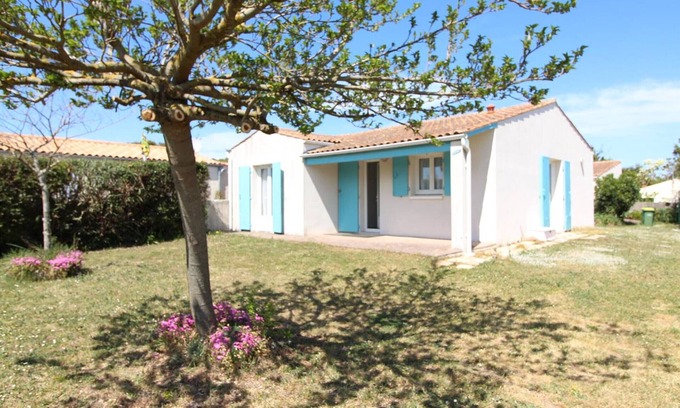 La Bree-les-Bains House | Peaceful 3-Room House with Garden, BBQ, Near Beach - 6 Guests, Pets Allowed