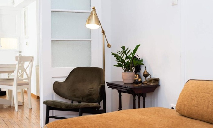 Exarhia Apartment | Peaceful and Spacious Penthouse w/2 Bedrooms and Lots of Daylight