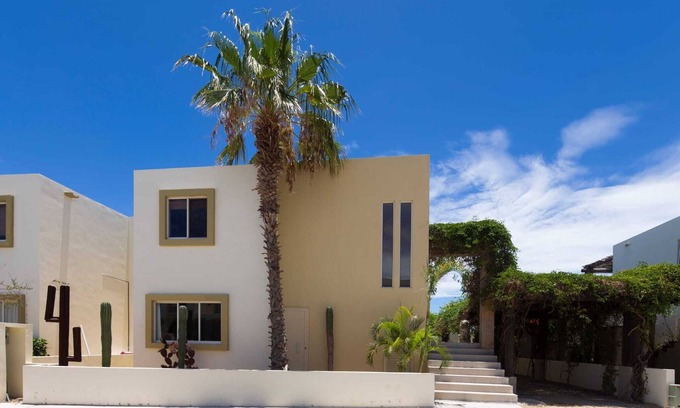 El Tezal Villa | Peaceful Beautiful 3B Villa for Rent