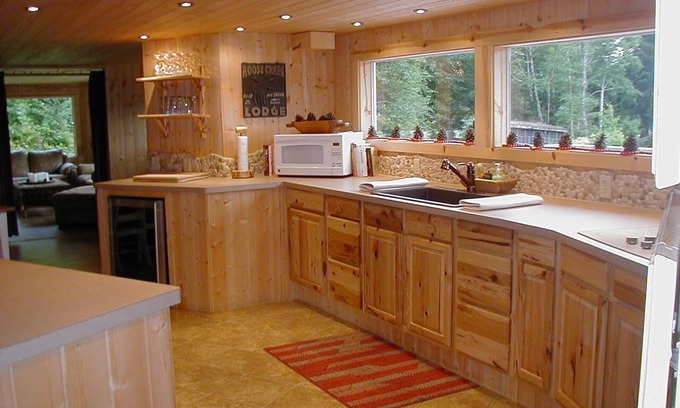Seaside Cabin | Peaceful cabin, large deck, bonfire pit, pond, creek, dog friendly, cornhole.