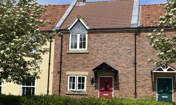 Filey House | Peaceful cottage by the sea! nTwo bedrooms with direct access to the beach.