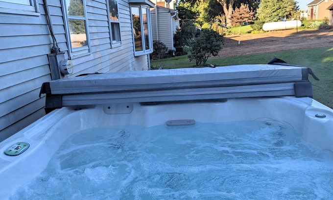 Ronks House | Peaceful Cottage in the heart of Amish Country with hot tub.