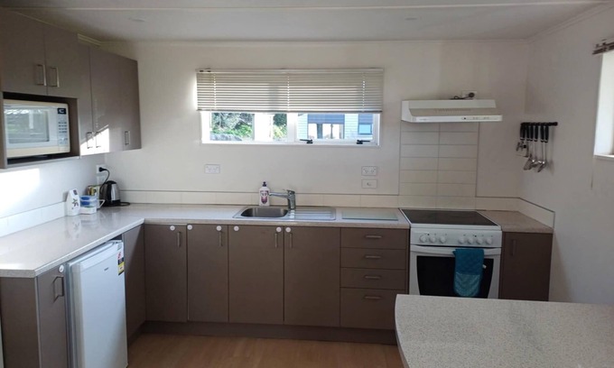 Hawera Bed & Breakfast | Peaceful country haven with full kitchen and a mountain view, just out of Hawera