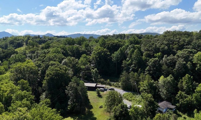 Sevierville Cabin | Peaceful Hilltop Hideaway