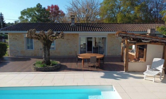 Saint-Laurent-de-Medoc House | Peaceful house between Médoc vineyards and Hourtin lake. Pool area.