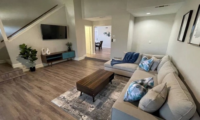 Bedford House | Peaceful Home in DFW Centernn