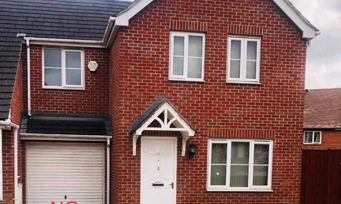 Nottingham House | Peaceful House Accommodating up to 15