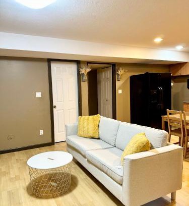 Southwest Gordon Estate House | Peaceful House with Backyard