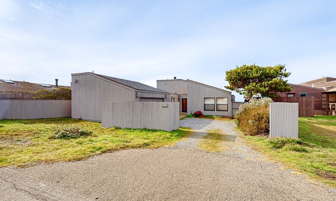 Sea Ranch House | Peaceful oceanfront home with private hot tub, pool access, & views from deck