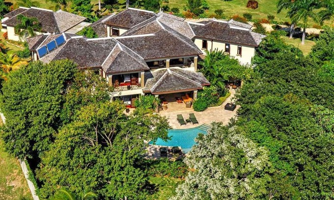 St. Ann's Bay House | PEACEFUL PALACE.