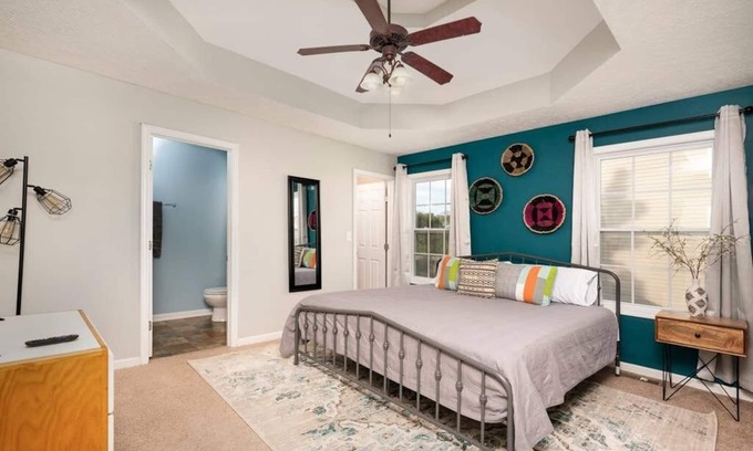 Clarksville House | Peaceful Pet-Friendly Getaway with Privacy Fenced Yard near Fort Campbell