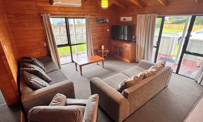 Pauanui House | Peaceful, relaxing and enjoyable holiday home by the beach