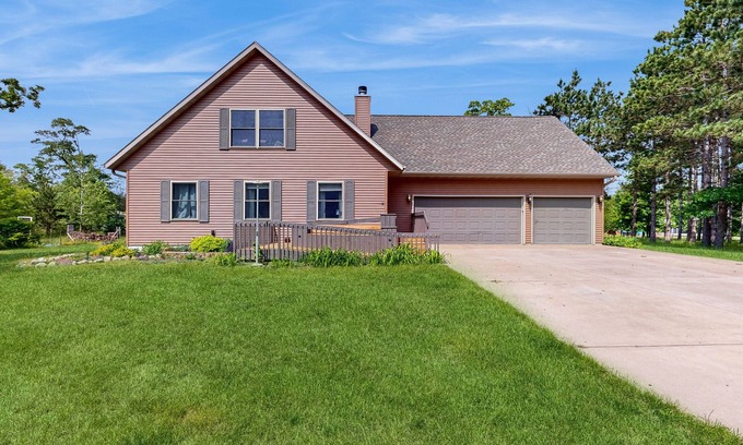 Rome House | Peaceful Retreat with Lakes, Trails & Golf nearby, Large deck, W/D & WIFI