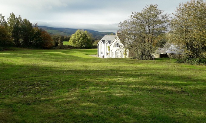 Watch House Village House | Peaceful, spacious and romantic artist's home