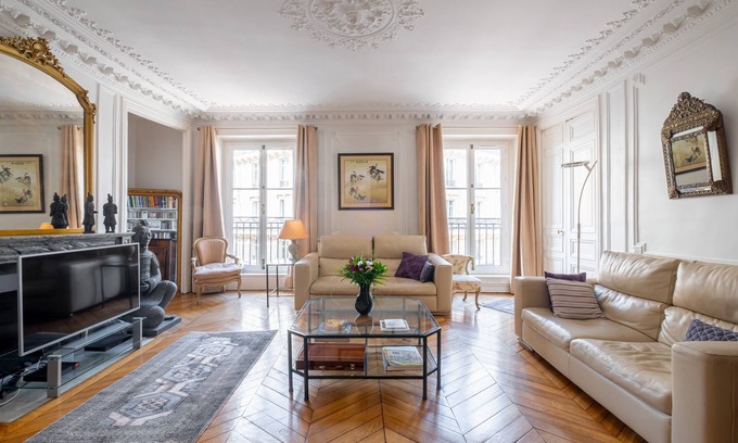 Quartier Saint-Georges Apartment | Peaches of Paris, by Veeve