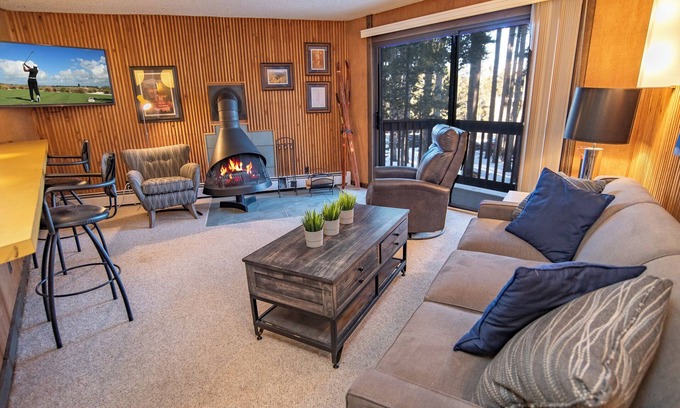 Peak 8 Condo | Peak 8 Village Getaway Condo: On Shuttle Route