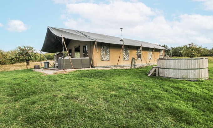 Bewdley Cottage | PEAR TREES, pet friendly, with hot tub in Bewdley