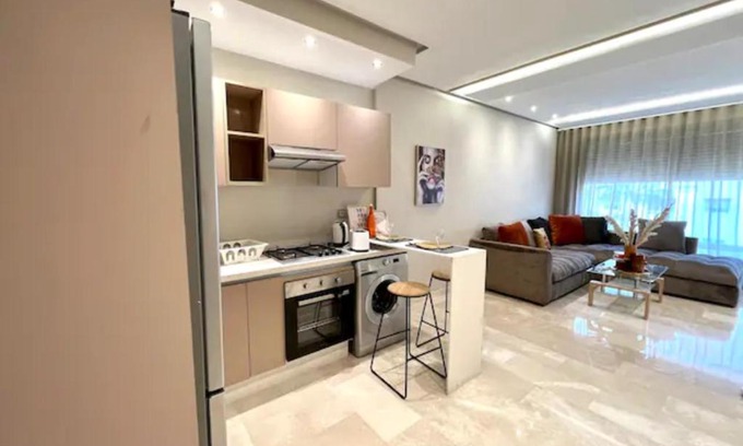 Anfa Apartment | Pearl 17 - New & Chic in the Heart w/Balcony